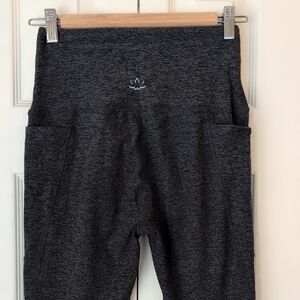 Beyond Yoga Gray Leggings With Pockets